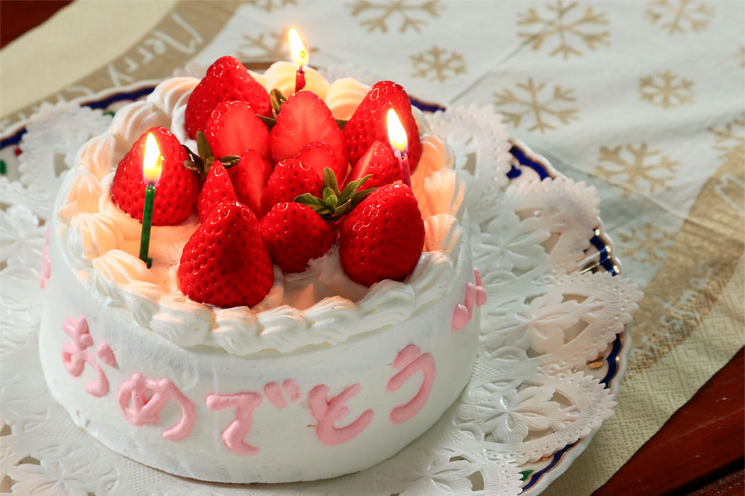 お祝いケーキ